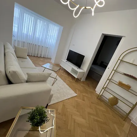 Apartment Center Victoriei St