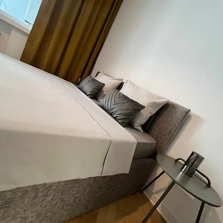 Center Victoriei St *