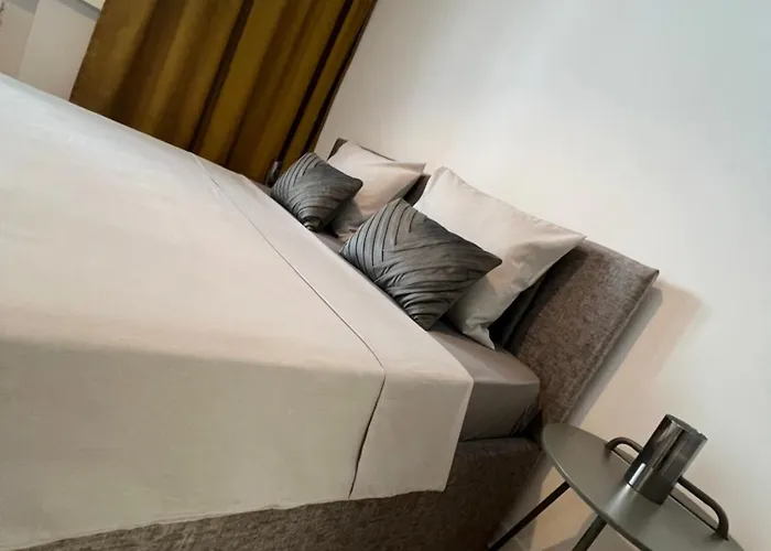 Center Victoriei St *